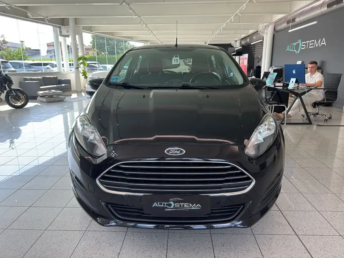 Usata Ford Fiesta 95 CV (69 kW) 2016 Blu Utilitaria