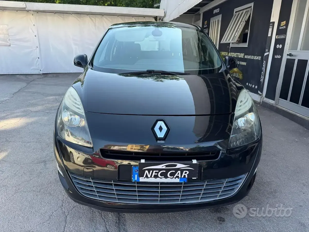 Usata Renault Scenic E-Tech 110 CV (80 kW) 2014 Nero Monovolume