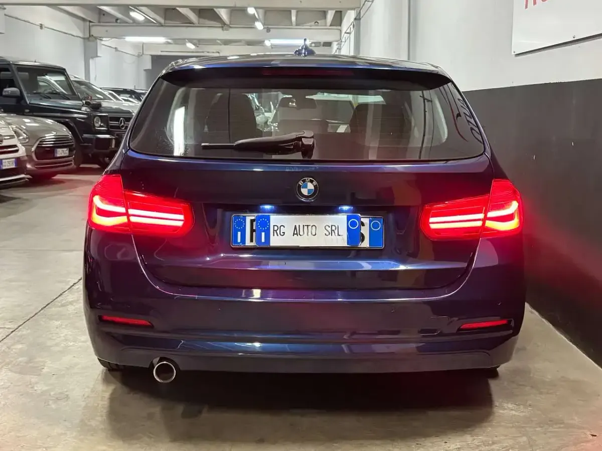 Usata BMW 318 150 CV (110 kW) 2016 Blu Station wagon