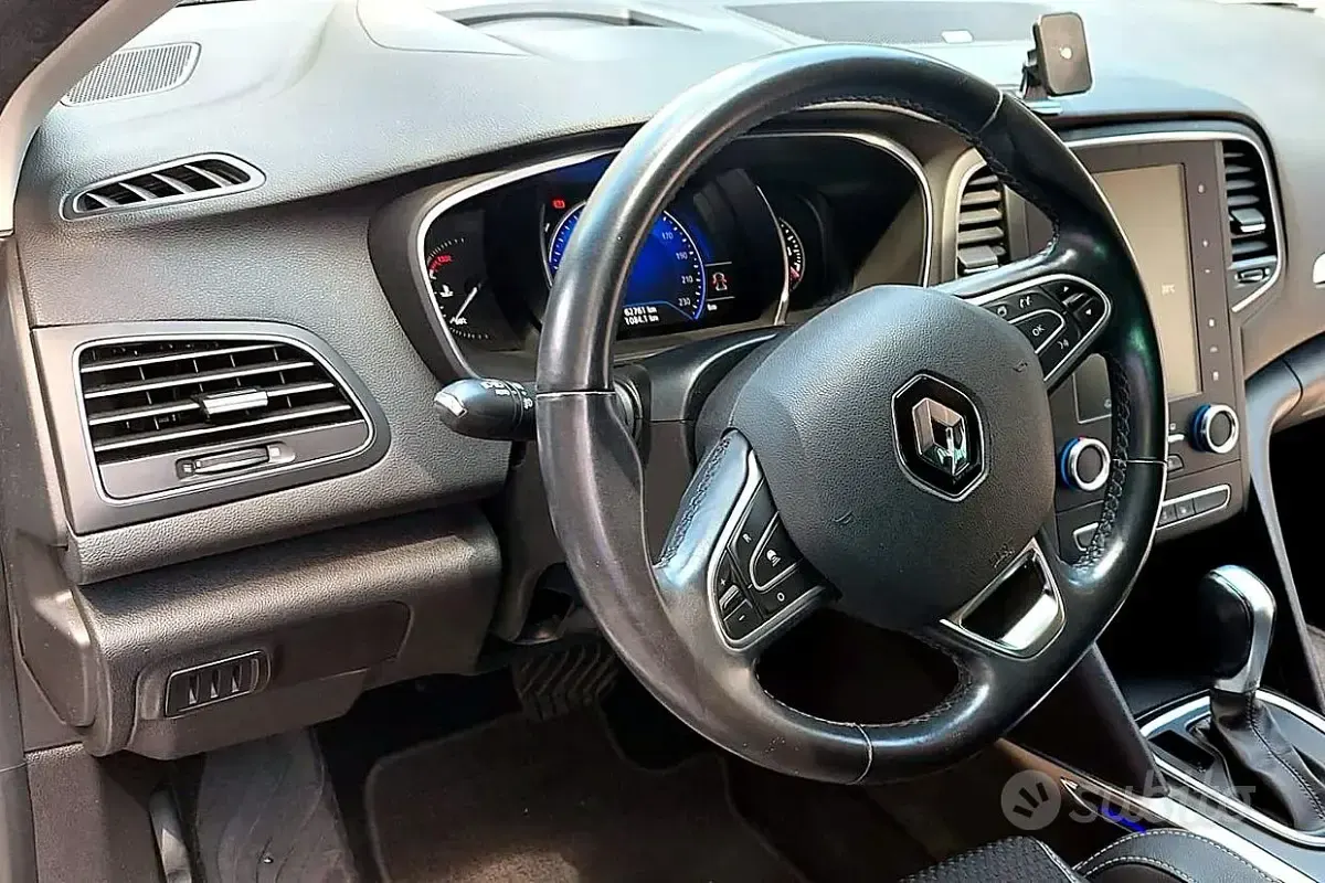 Usata Renault Mégane IV Bose Edition 132 CV (97 kW) 2017 Grigio Berlina
