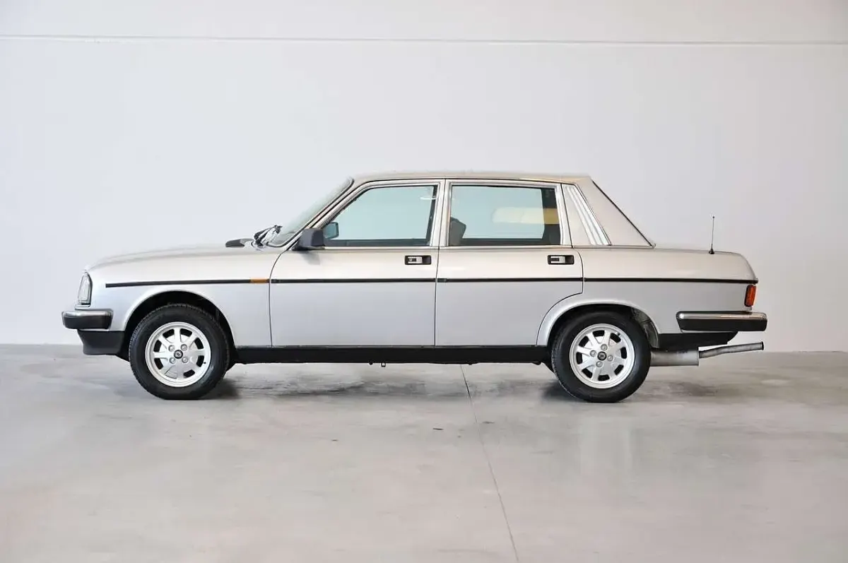 Usata Lancia Beta 102 CV (75 kW) 1984 Argento Berlina