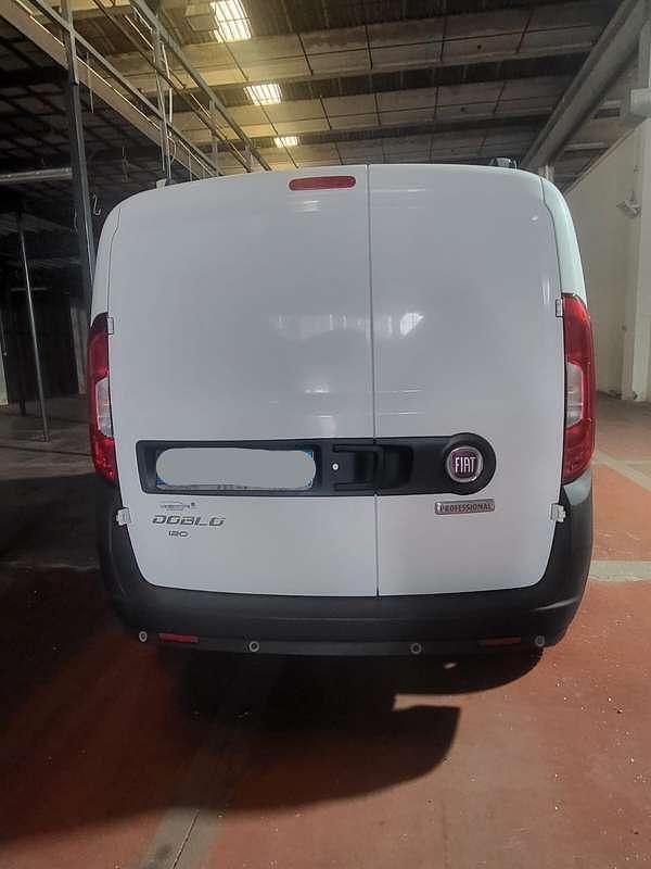 Usata Fiat Doblò Easy 120 CV (88 kW) 2018 Bianco Monovolume