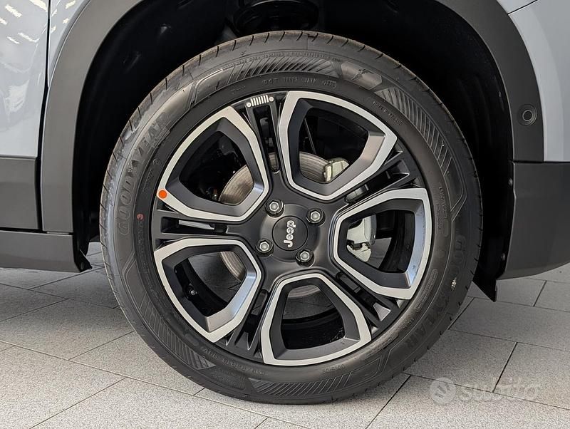 Nuova Jeep Avenger Summit 100 CV (73 kW) 2025 Grigio SUV