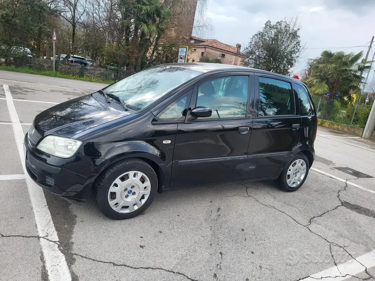 Usata Fiat Idea 90 CV (66 kW) 2008 Nero Monovolume