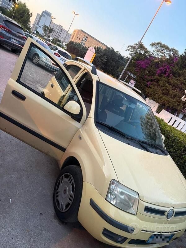 Usata Fiat Panda 77 CV (56 kW) 2010 Giallo Utilitaria