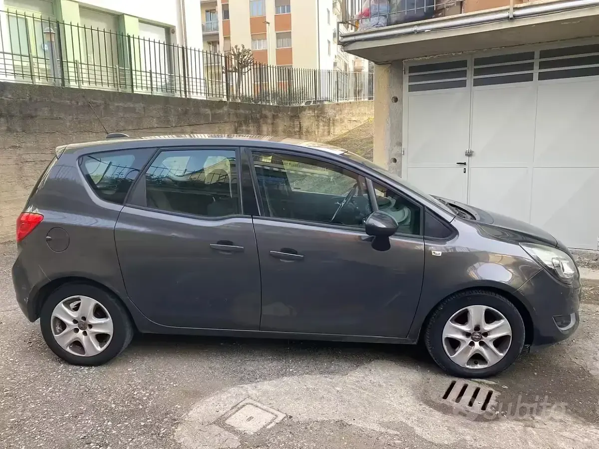 Usata Opel Meriva 120 CV (88 kW) 2017 Marrone Monovolume