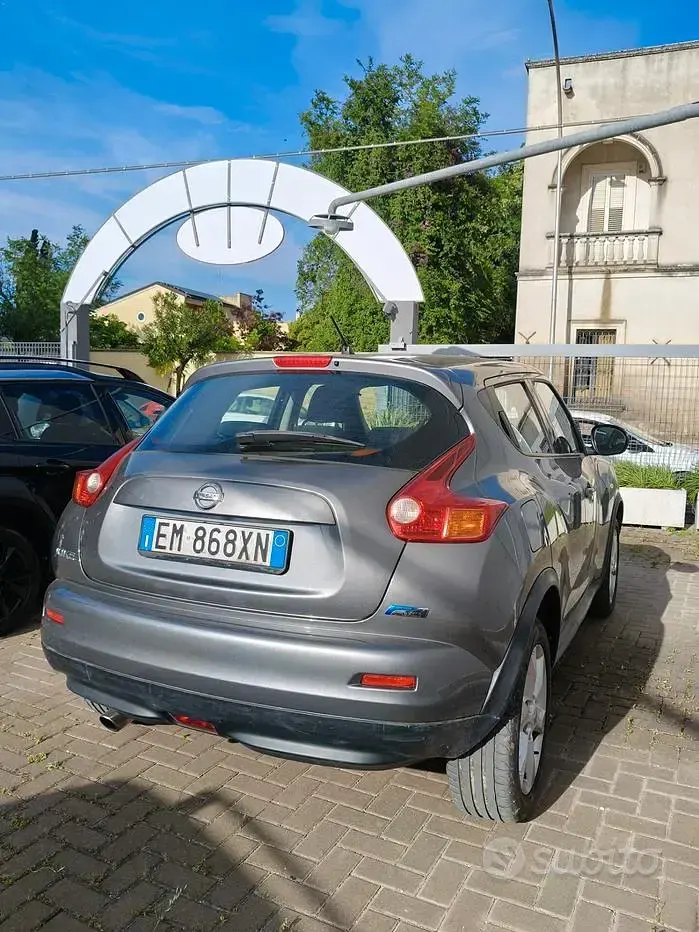 Usata Nissan Juke 110 CV (80 kW) 2012 Grigio SUV