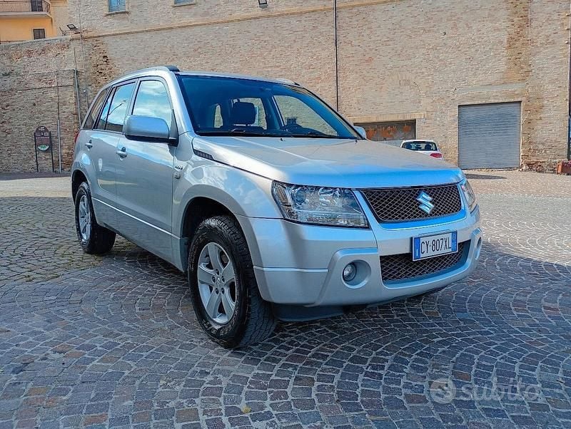 Usata Suzuki Grand Vitara 129 CV (94 kW) 2006 Grigio SUV