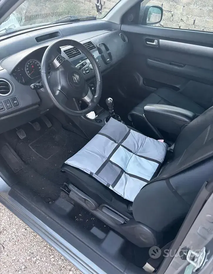 Usata Suzuki Swift 69 CV (50 kW) 2007 Grigio Utilitaria