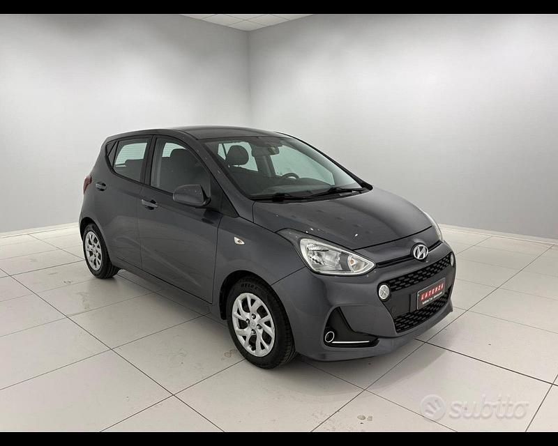 Usata Hyundai i10 67 CV (49 kW) 2019 Star dust Utilitaria