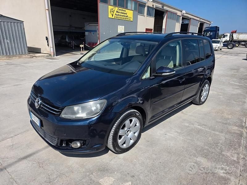 Usata VW Touran Highline 105 CV (77 kW) 2011 Blu Monovolume