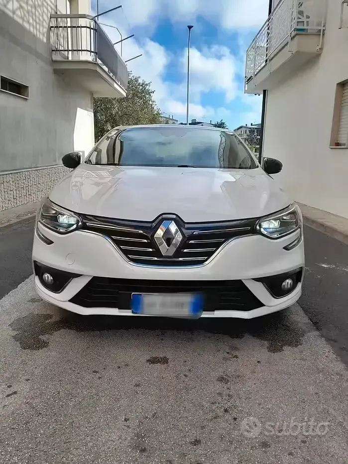 Usata Renault Mégane IV Intens 116 CV (85 kW) 2020 Bianco Berlina