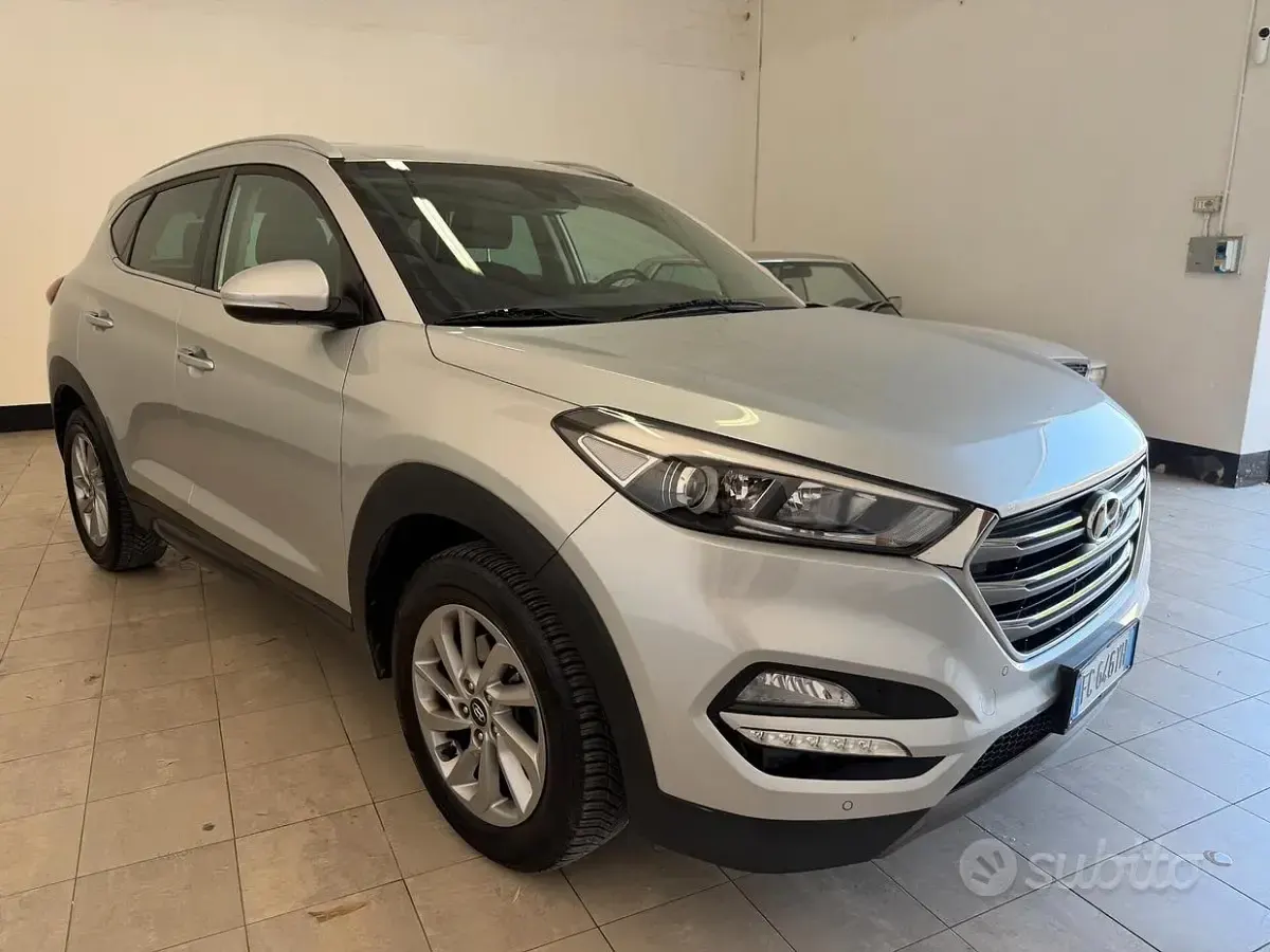 Usata Hyundai Tucson Xpossible 136 CV (100 kW) 2016 Grigio SUV