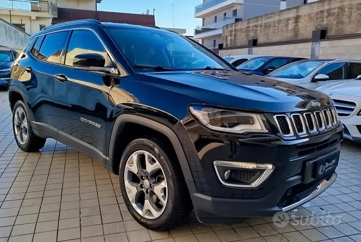 Usata Jeep Compass Limited 140 CV (102 kW) 2018 Beige SUV