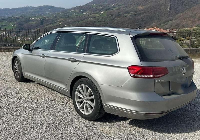 Usata VW Passat Business 150 CV (110 kW) 2015 Grigio Station wagon