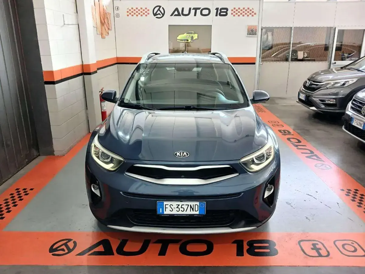 Usata Kia Stonic 101 CV (74 kW) 2019 Blu SUV