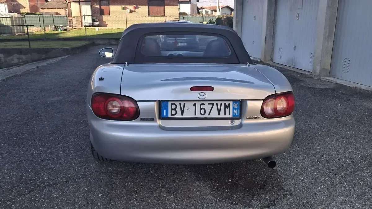 Usata Mazda MX5 110 CV (80 kW) 2001 Cabrio