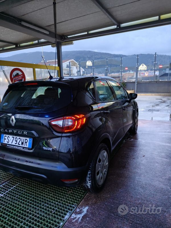 Nero Usata 2018 Renault Captur SUV | 9000 € (Ottimo prezzo) - Immagine 1/4