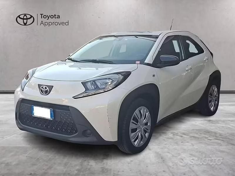 Usata Toyota Aygo X Active 72 CV (52 kW) 2022 Bianco SUV