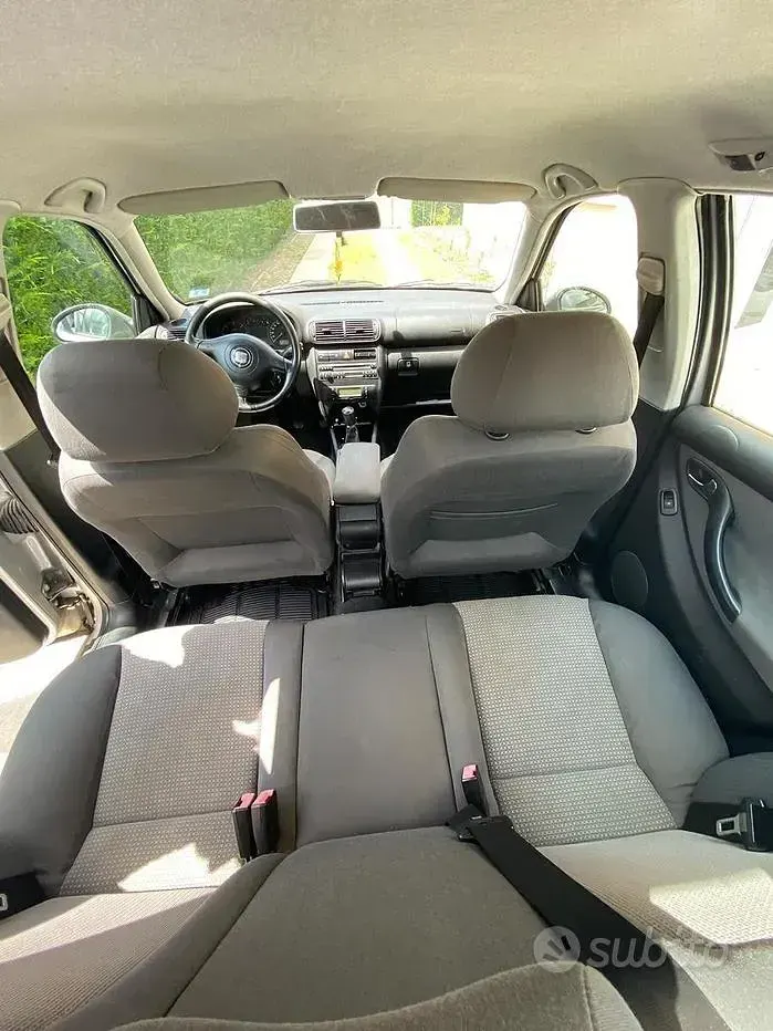 Usata Seat Toledo 110 CV (80 kW) 2003 Grigio Berlina