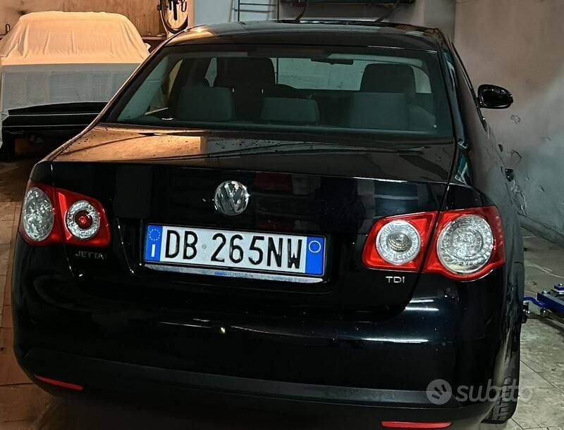 Usata VW Jetta Sportline 105 CV (77 kW) 2006 Nero Berlina