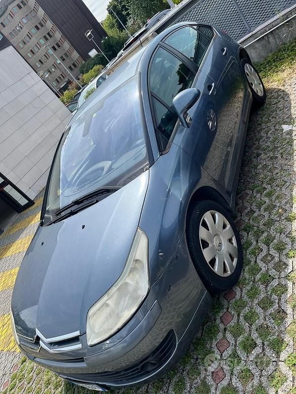 Usado Citroën C4 109 CV (80 kW) 2006 Azul Berlina