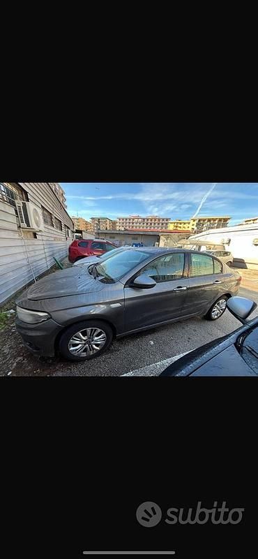Usata Fiat Tipo 120 CV (88 kW) 2017 Grigio Berlina