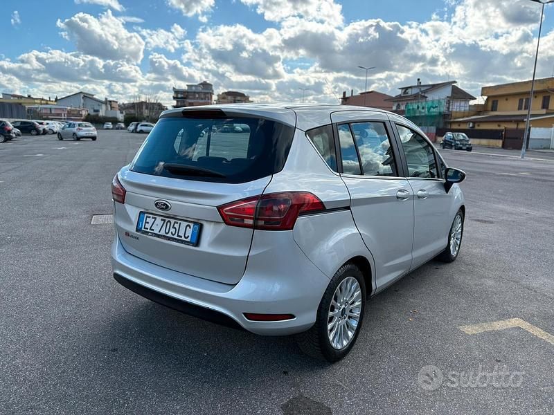 Usata Ford B-MAX Titanium 75 CV (55 kW) 2016 Grigio Monovolume