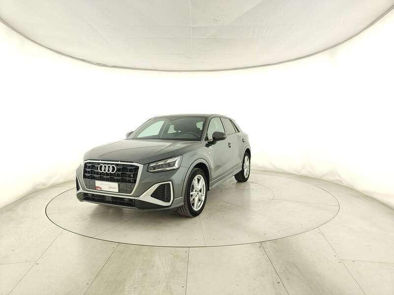 Grigio Usata 2024 Audi Q2 S-Line SUV | 30.900 € (Buon prezzo) - Immagine 1/4