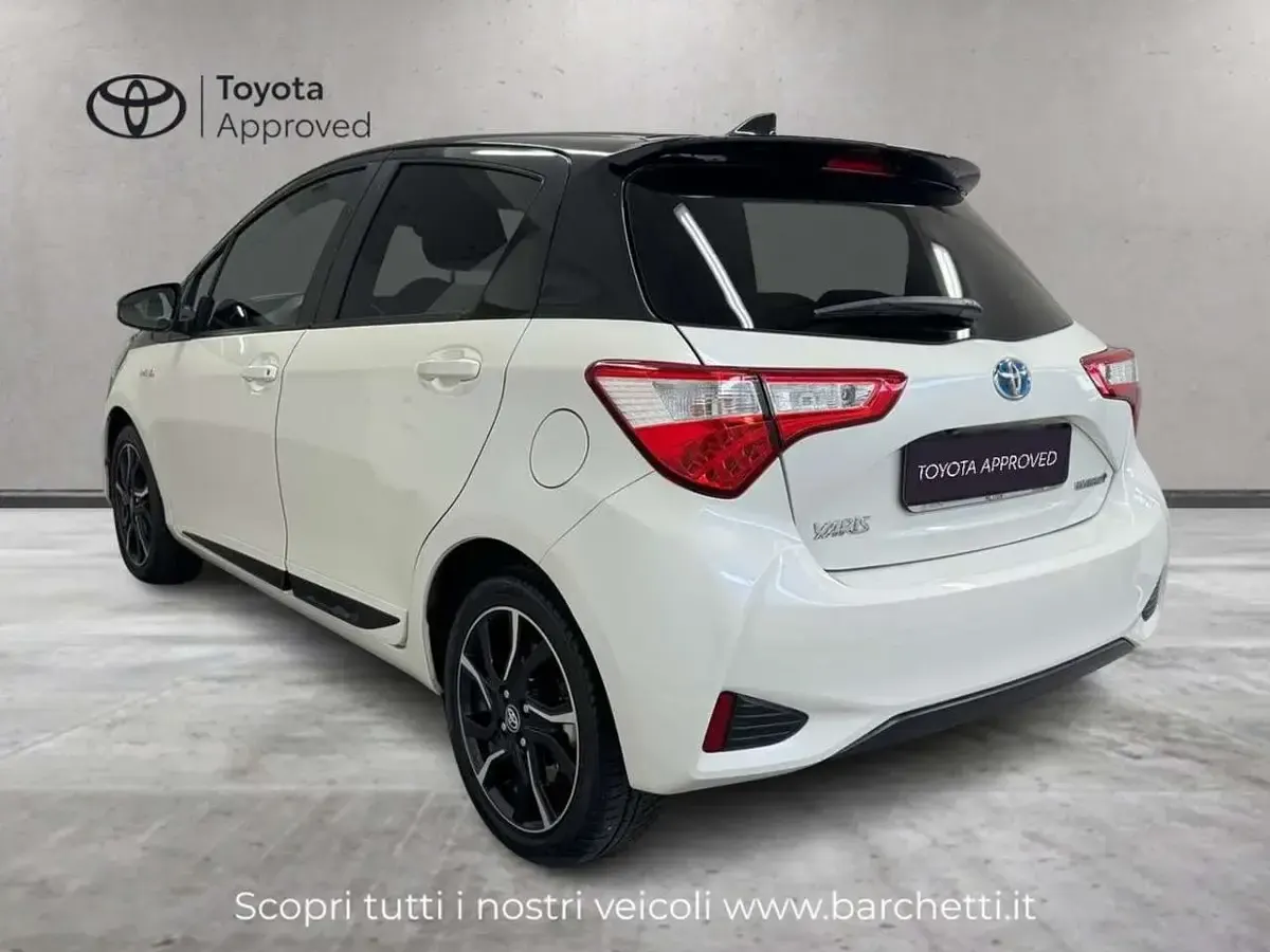 Usata Toyota Yaris Hybrid Edition 101 CV (74 kW) 2018 Bianco Berlina