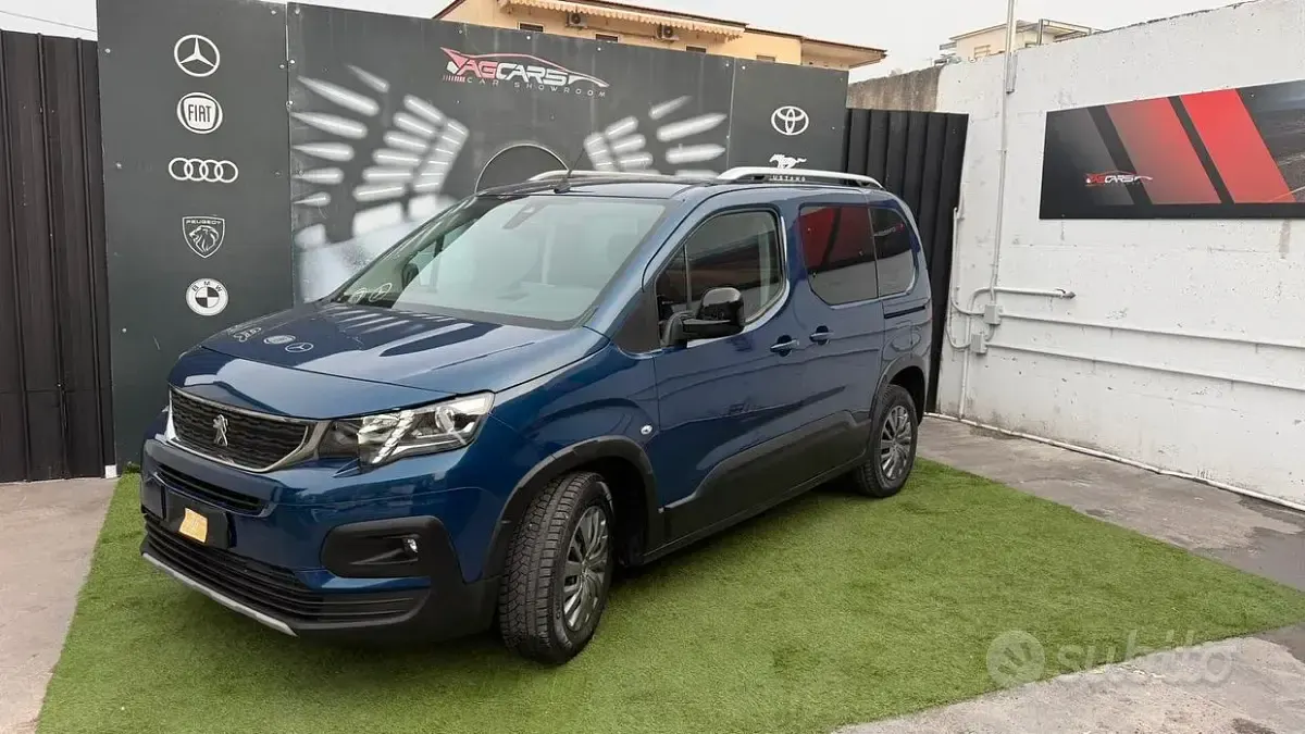 Usata Peugeot Rifter Allure 102 CV (75 kW) 2022 Bluazzurro Monovolume
