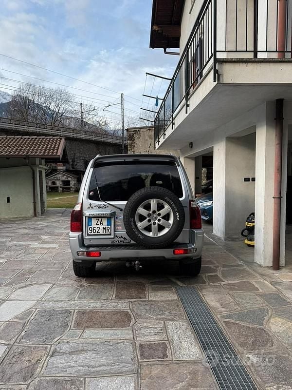 Usata Mitsubishi Pajero 160 CV (117 kW) 2005 SUV