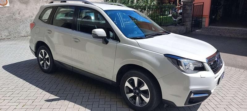 Usata Subaru Forester Style 147 CV (108 kW) 2017 Bianco SUV