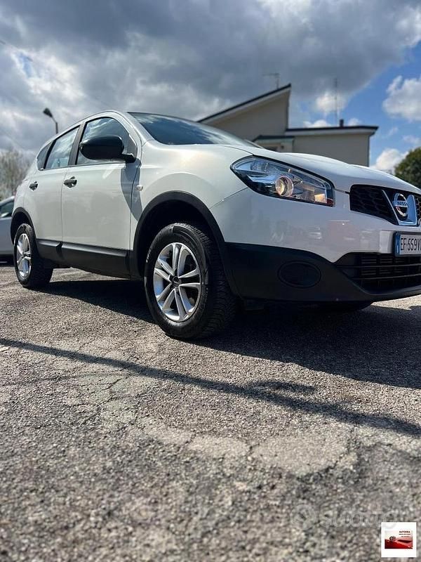 Usata Nissan Qashqai Tekna 111 CV (81 kW) 2011 Bianco SUV