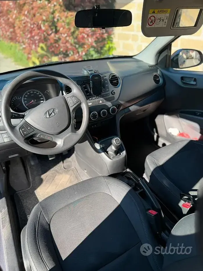 Usata Hyundai i10 69 CV (50 kW) 2017 Grigio Utilitaria