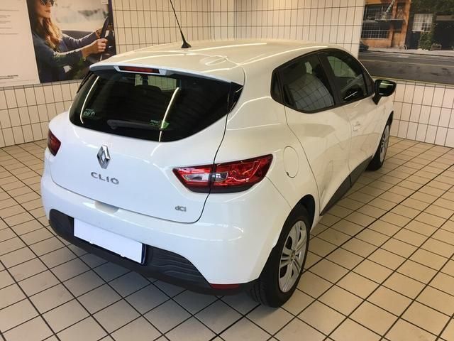 Usata Renault Clio IV Life 74 CV (54 kW) 2015 Bianco Berlina
