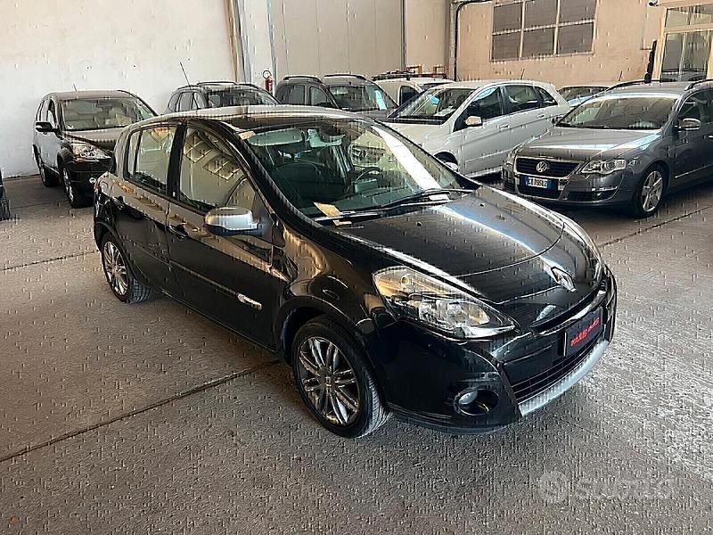 Usata Renault Clio II 85 CV (62 kW) 2010 Nero Berlina