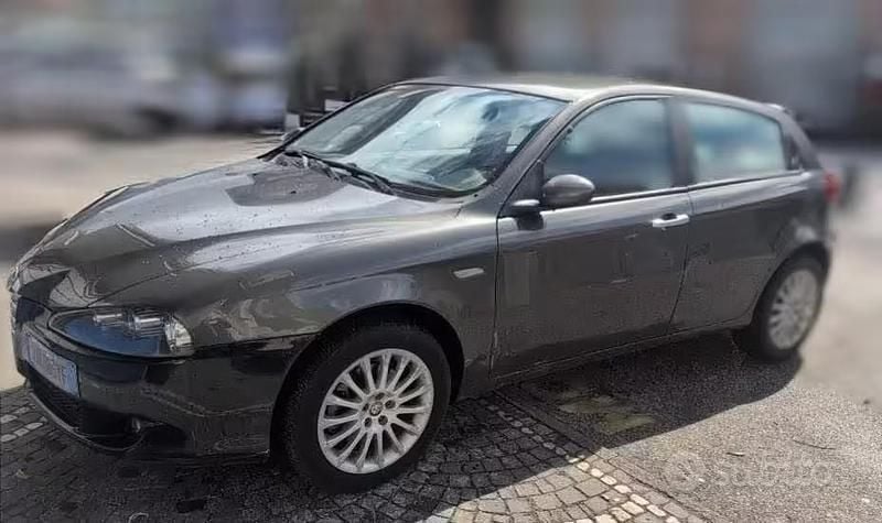 Usata Alfa Romeo 147 Executive 2009 Grigio Utilitaria