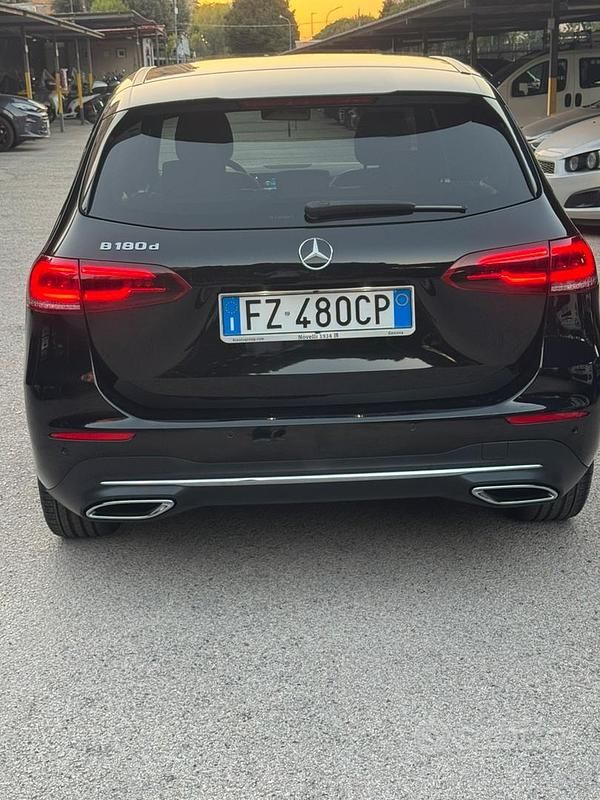 Usata Mercedes B180 Executive 116 CV (85 kW) 2019 Nero Monovolume