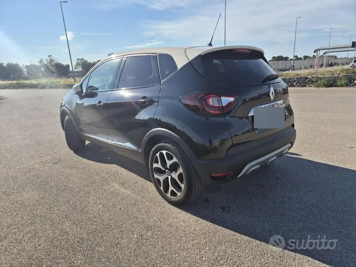 Usata Renault Captur 110 CV (80 kW) 2018 Nero SUV