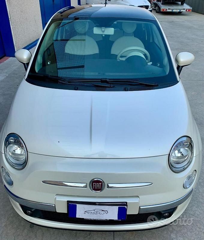 Usata Fiat 500 Lounge 101 CV (74 kW) 2012 Bianco perlato Utilitaria