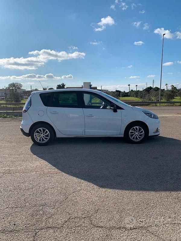 Usata Renault Scénic III Zen 110 CV (80 kW) 2016 Bianco Berlina