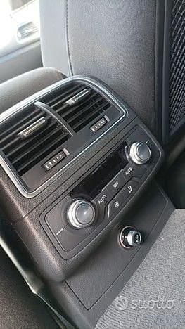 Usado Audi A6 177 CV (130 kW) 2012 Negro Familiar