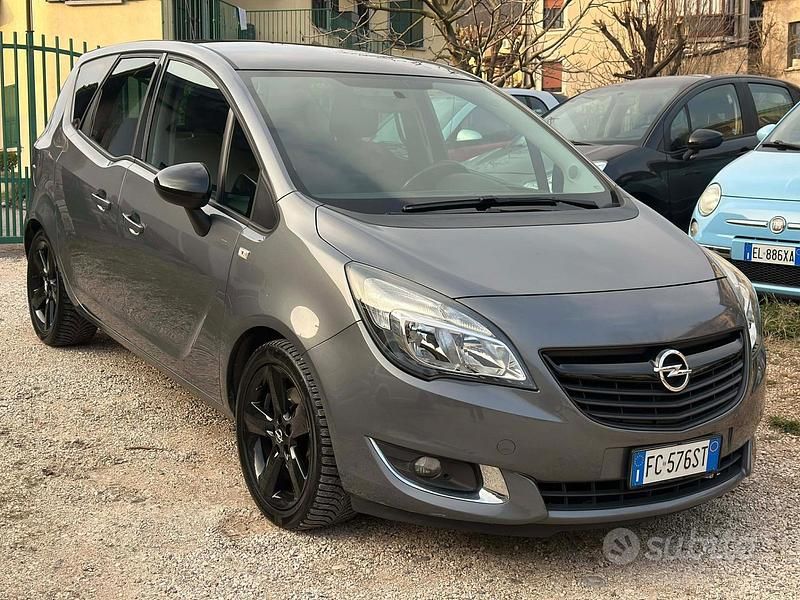 Usata Opel Meriva Cosmo 110 CV (80 kW) 2016 Grigio Monovolume