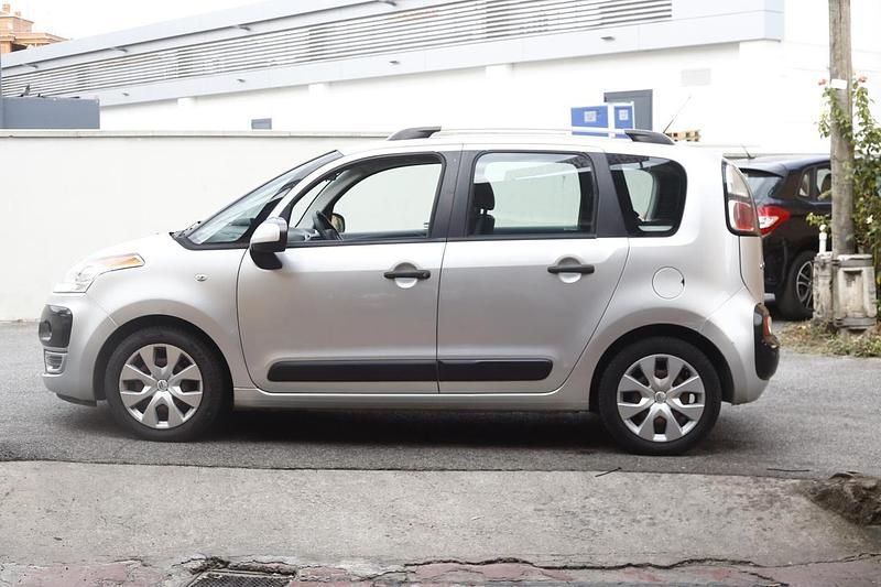 Argento Usata 2011 Citroën C3 Picasso Monovolume | 4500 € (Buon prezzo) - Immagine 1/4