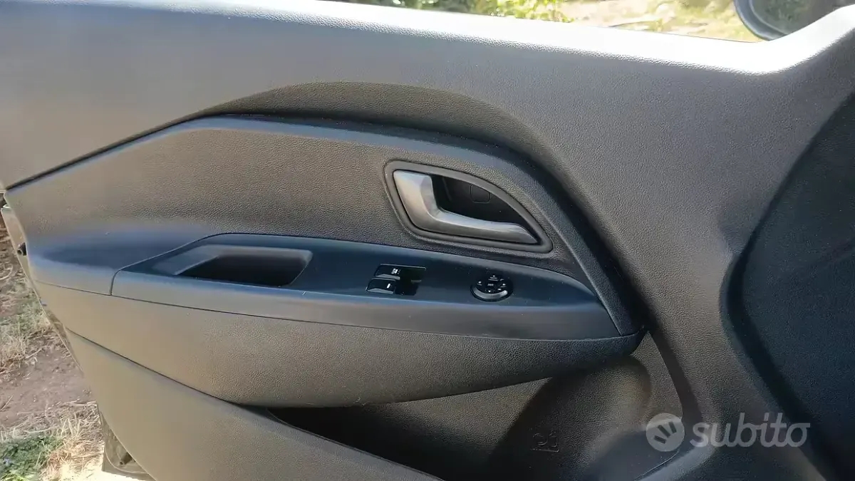 Usata Kia Rio 85 CV (62 kW) 2013 Berlina