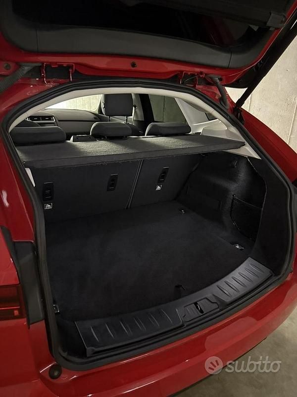 Usata Jaguar E-Pace 150 CV (110 kW) 2019 Rosso SUV