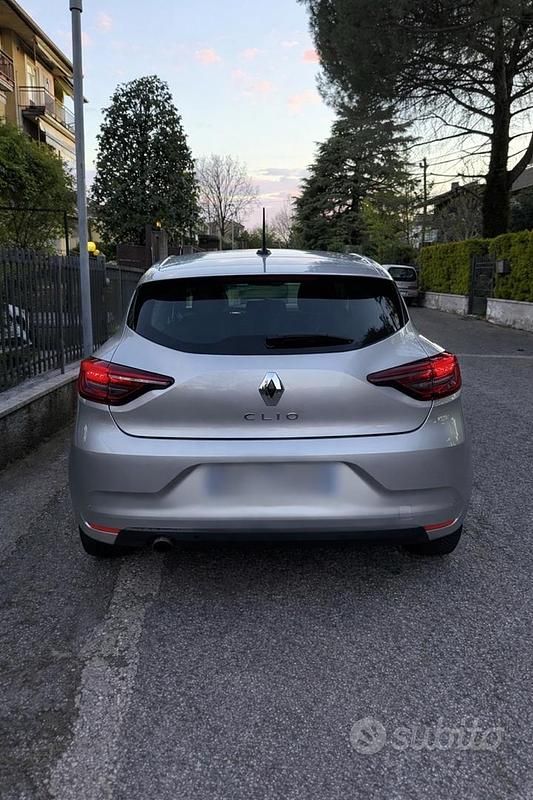 Usata Renault Clio V 100 CV (73 kW) 2020 Grigio Berlina
