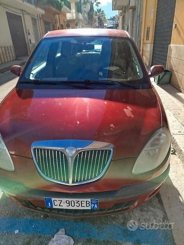 Usata Lancia Ypsilon 60 CV (44 kW) 2005 Rosso Utilitaria