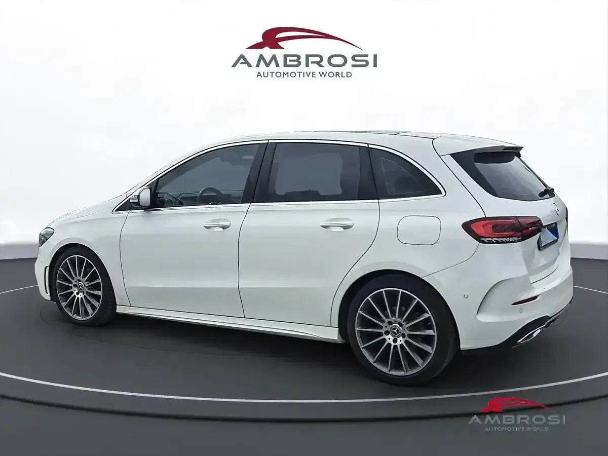 Gebraucht Mercedes B180 Premium 116 PS (85 kW) 2019 Weiß Van / Kleinbus